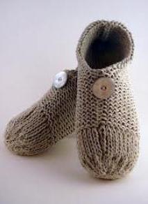 Плетене на чехли с игли за плетене за начинаещи.  Колко лесно е да плетете удобни чехли с игли за плетене