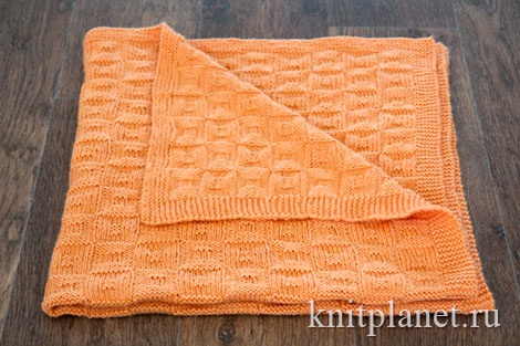 Mantas de malha para bebés.  Lindos cobertores de tricô para recém-nascido com uma descrição