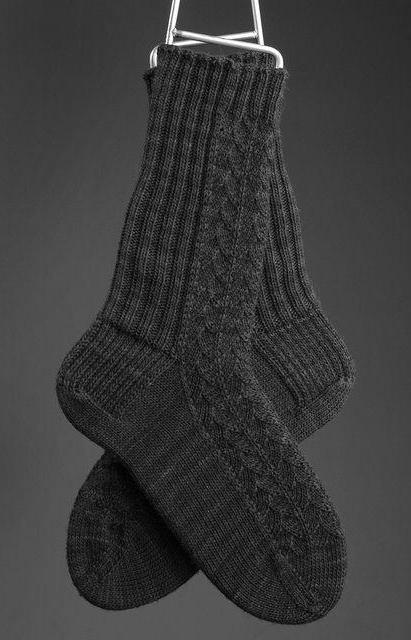 Вязание оригинальных носков со схемами. Вязание носков спицами, красивые узоры. Женские длинные ажурные гольфы, вязаные спицами.